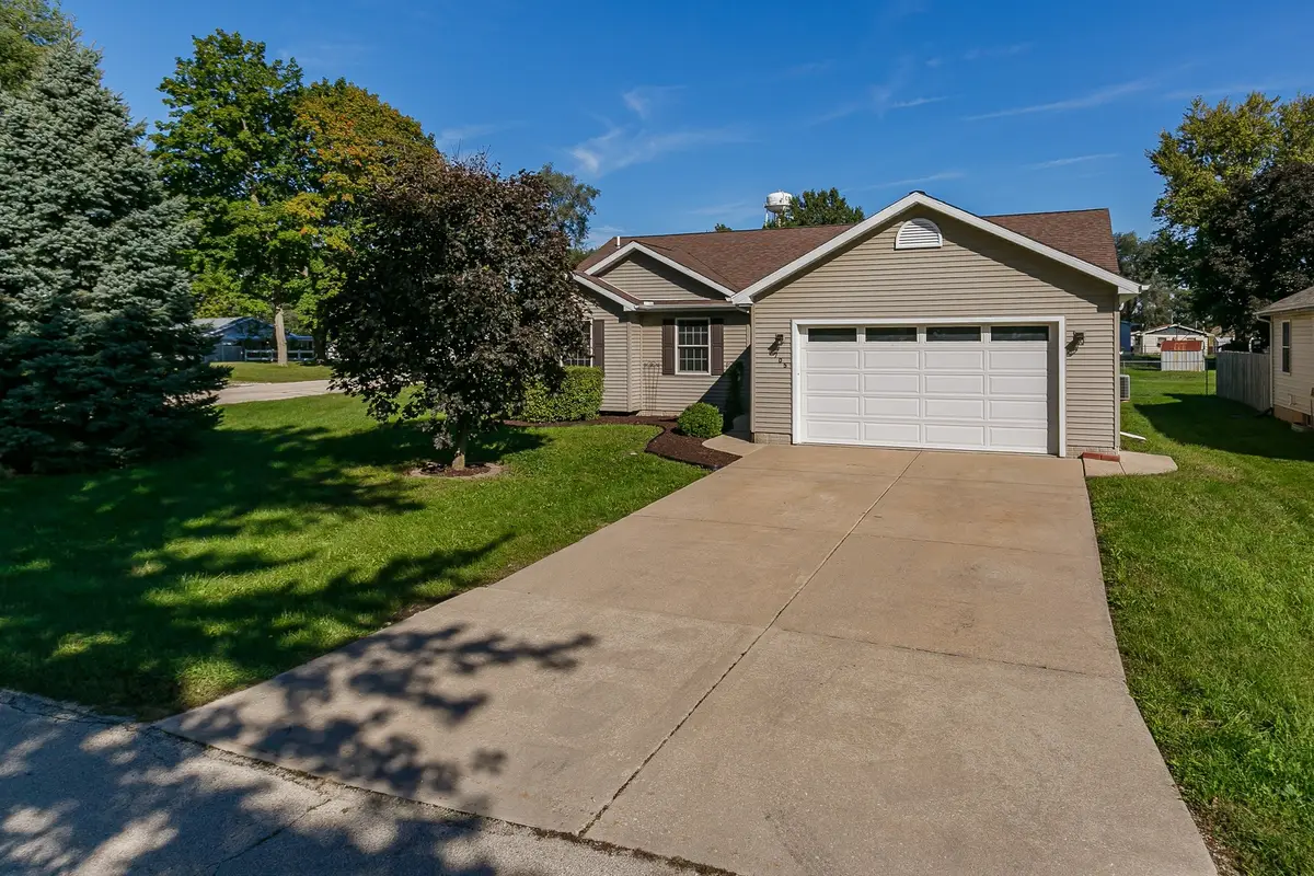 705 10th Avenue, Colona, IL 61241 - #1