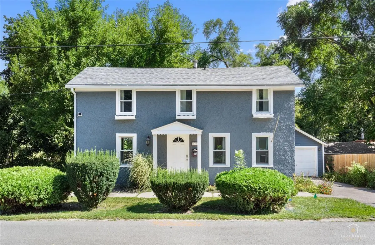 116 N 7th Avenue, Saint Charles, IL 60174 - #1