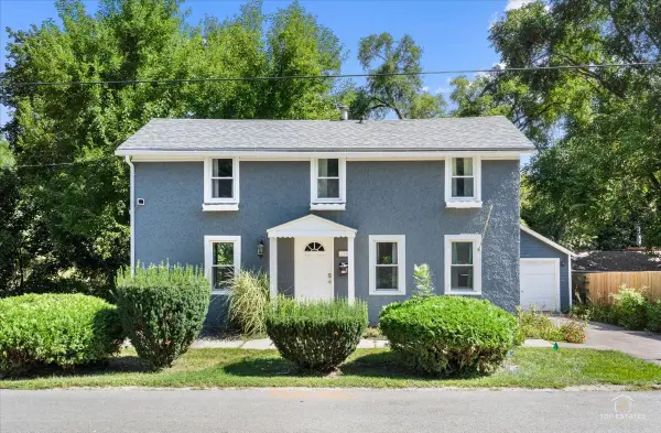 116 N 7th Avenue, St. Charles, IL 60174