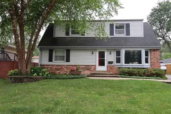 348 Cherrywood Road, Buffalo Grove, IL 60089