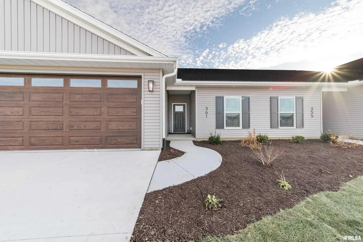 361 E Donahue Street, Eldridge, IA 52748 - #1