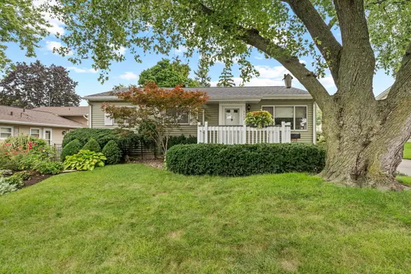 3113 Welshire Drive, Bettendorf, IA 52722