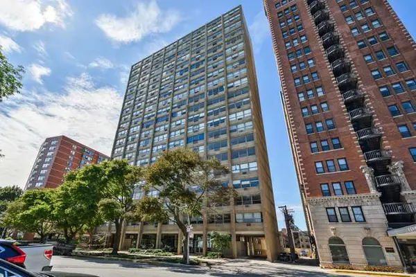 5530 S South Shore Drive #17B, Chicago, IL 60637