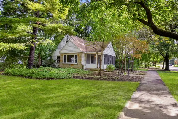 244 S Elmwood Drive, Aurora, IL 60506