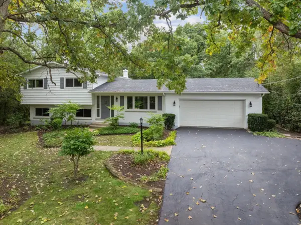 26890 N Longwood Road, Lake Forest, IL 60045