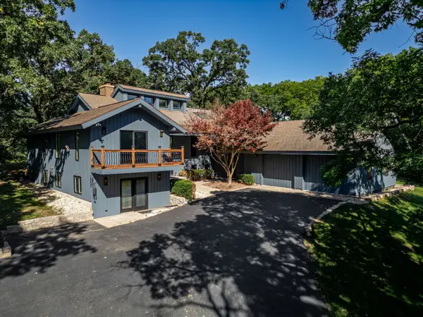 7707 N Valley Hill Road, Woodstock, IL 60098