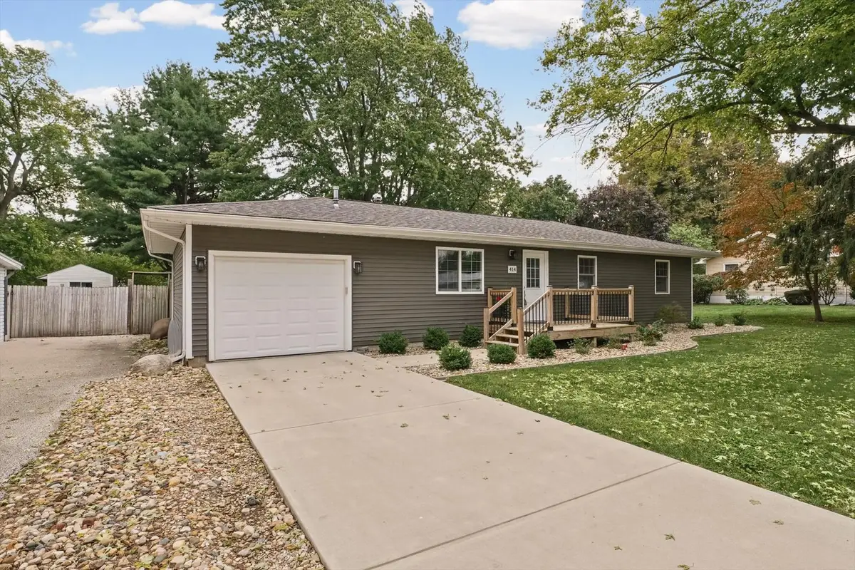 414 S Washington Street, Cerro Gordo, IL 61818 - #1