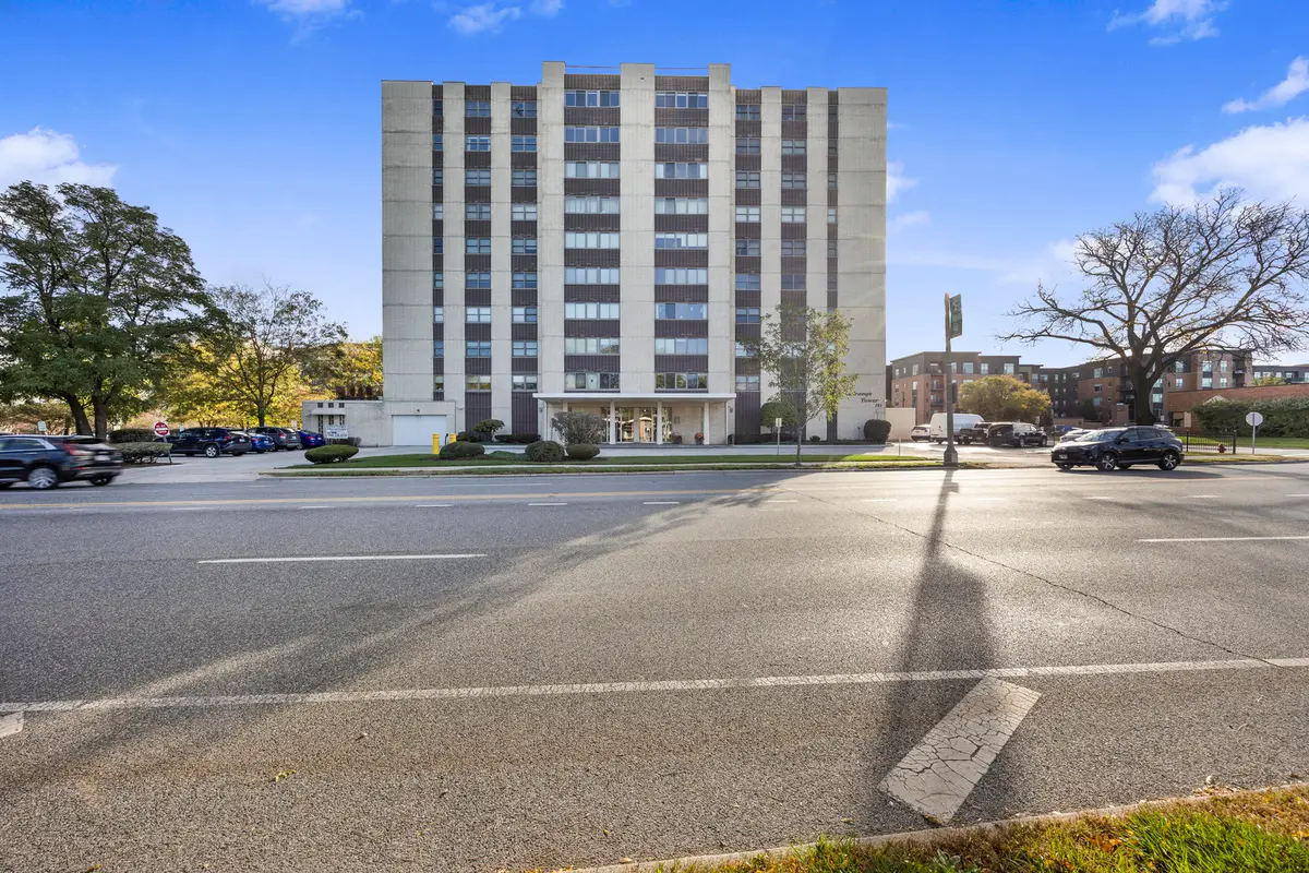 141 N La Grange Road #901, La Grange, IL 60525 - #1
