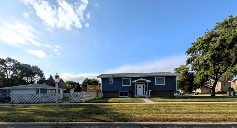 10301 Minnick Avenue, Oak Lawn, IL 60453 - #2