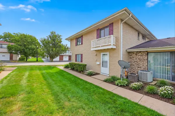 18 Eastham Court #18, Schaumburg, IL 60193