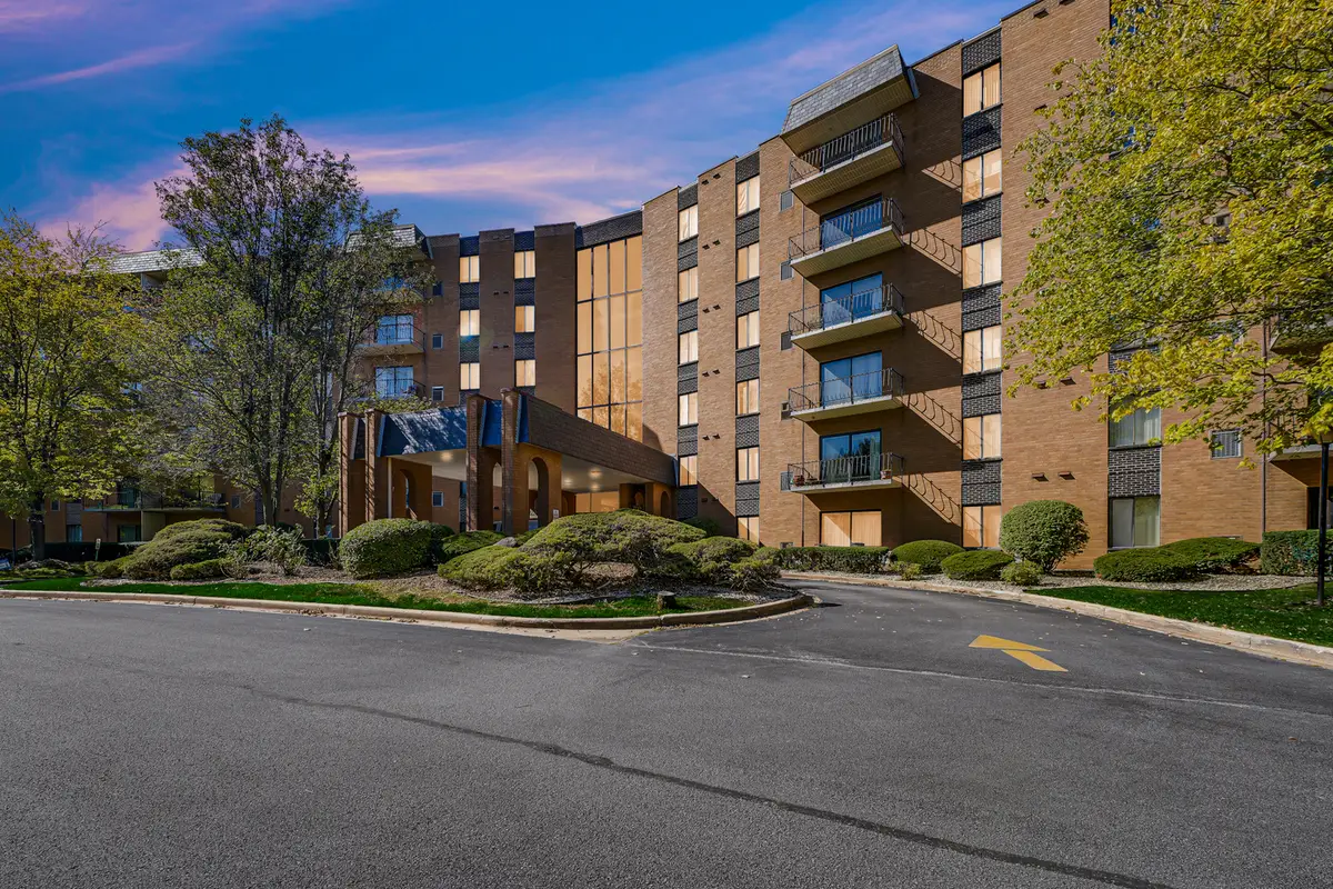 900 W Sunset Drive #409, Glenwood, IL 60425 - #1