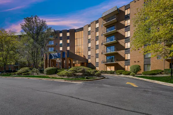 900 W Sunset Drive #409, Glenwood, IL 60425