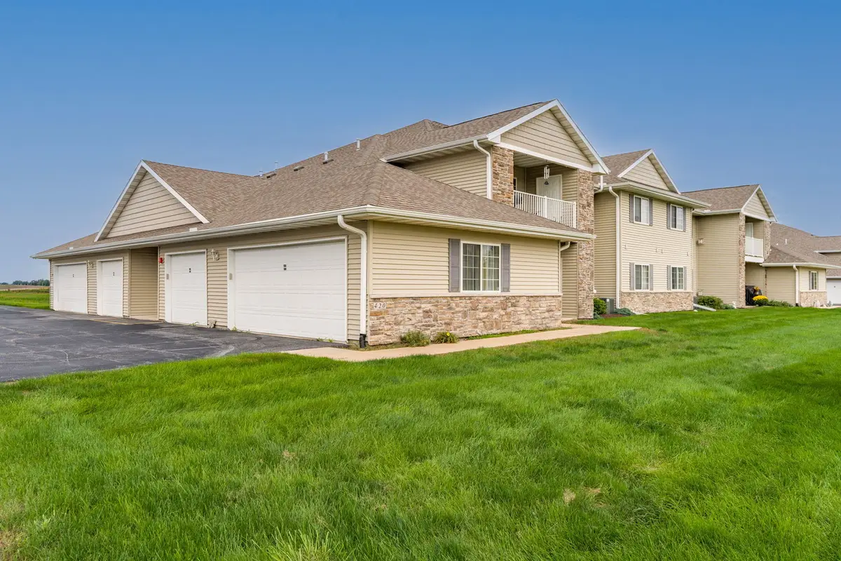 420 E Franklin Street #202, Eldridge, IA 52748 - #1