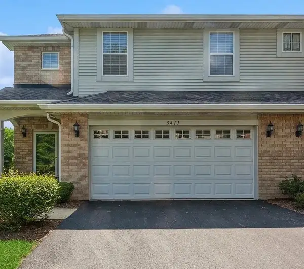 9411 Fountain Point Circle, Darien, IL 60561