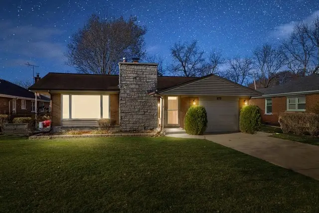 402 S Na Wa Ta Avenue, Mount Prospect, IL 60056 - #2