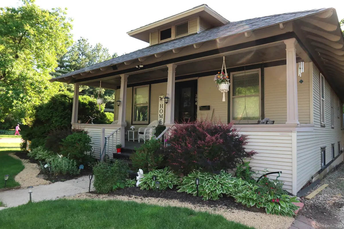 304 N Worth Avenue, Elgin, IL 60123 - #1