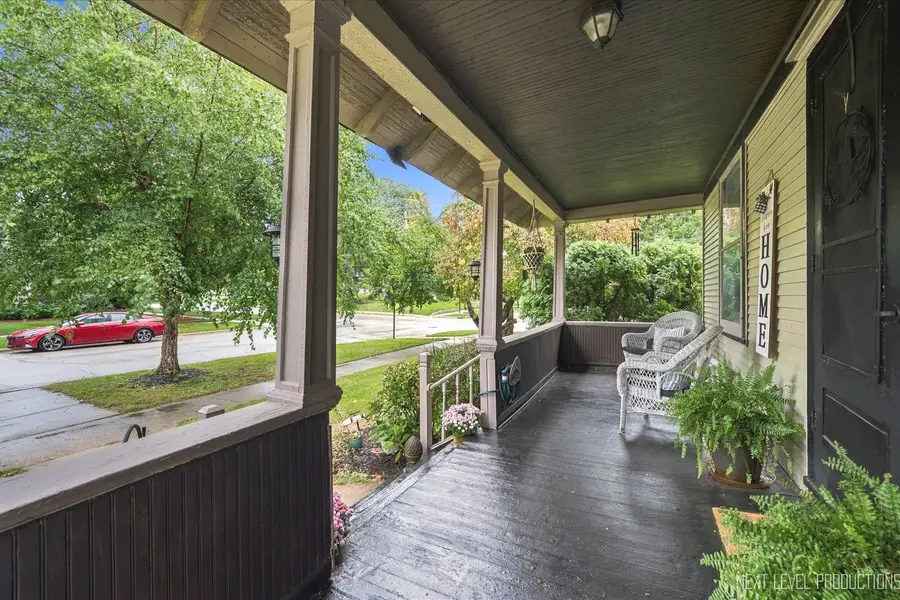 304 N Worth Avenue, Elgin, IL 60123 - #3