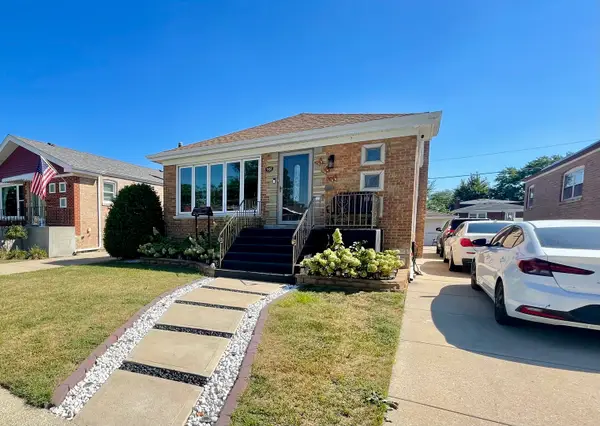 9133 S Hamlin Avenue, Evergreen Park, IL 60805