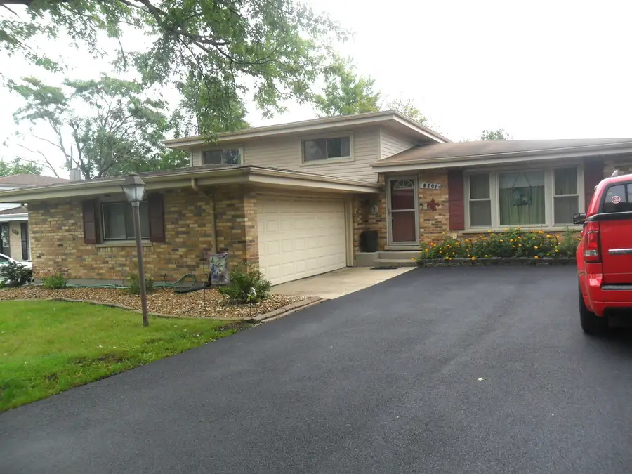 8501 S Kean Avenue, Hickory Hills, IL 60457 - #2