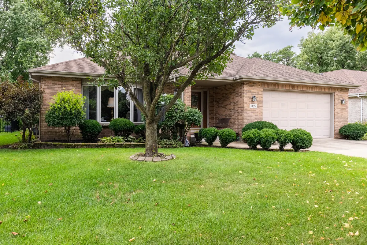 855 63rd Street, La Grange Highlands, IL 60525 - #1