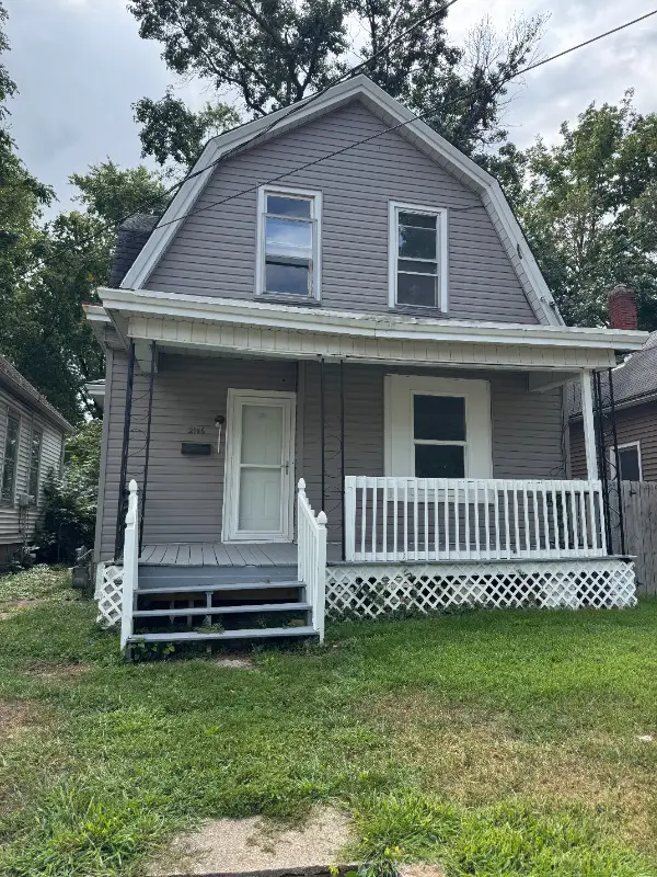2106 W Millman Street, Peoria, IL 61605