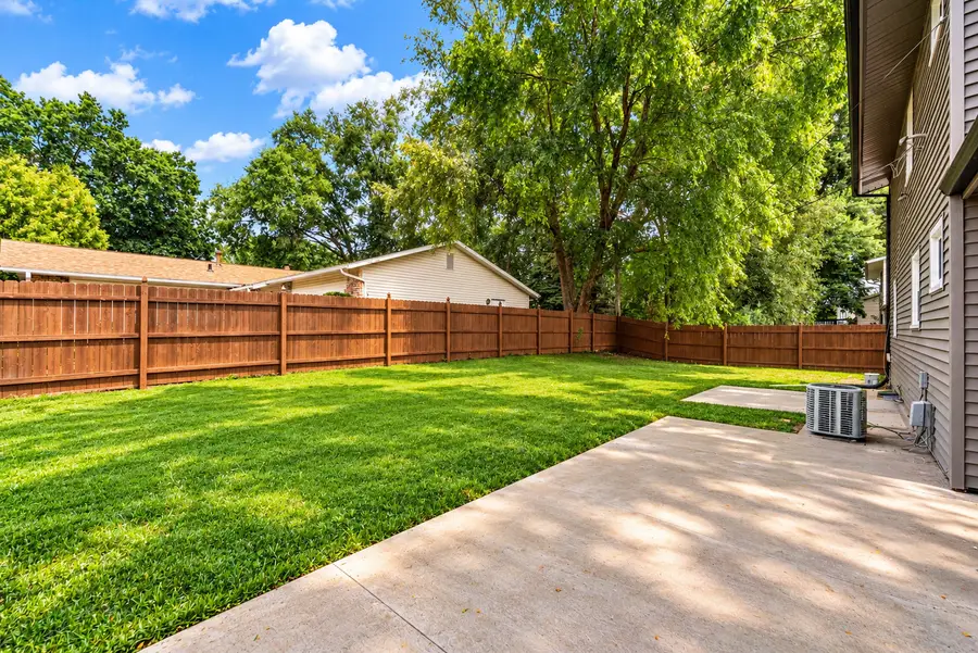 2822 S Hampton Drive, Bettendorf, IA 52722 - #3