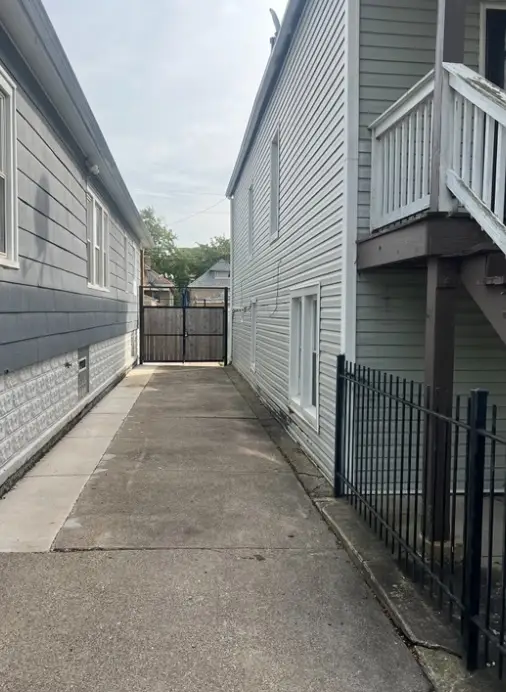 8629 S Colfax Avenue, Chicago, IL 60617 - #3