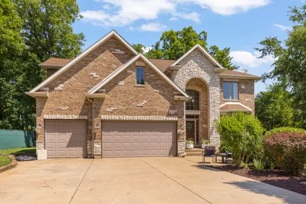 34W624 Courier Avenue, St. Charles, IL 60174
