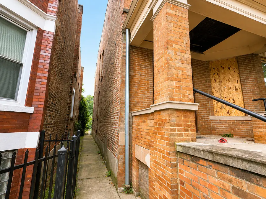 7139 S Saint Lawrence Avenue, Chicago, IL 60619 - #2
