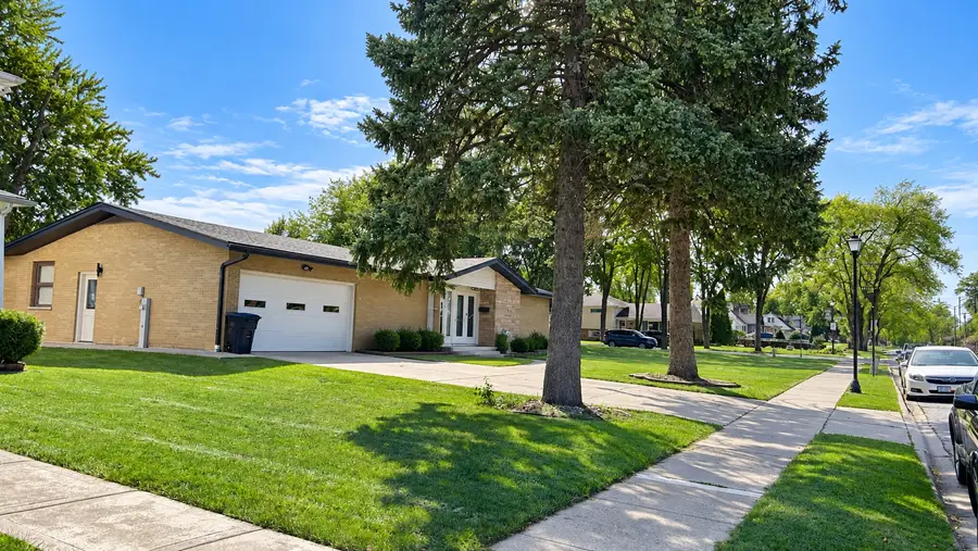 141 W Army Trail Boulevard, Addison, IL 60101 - #2