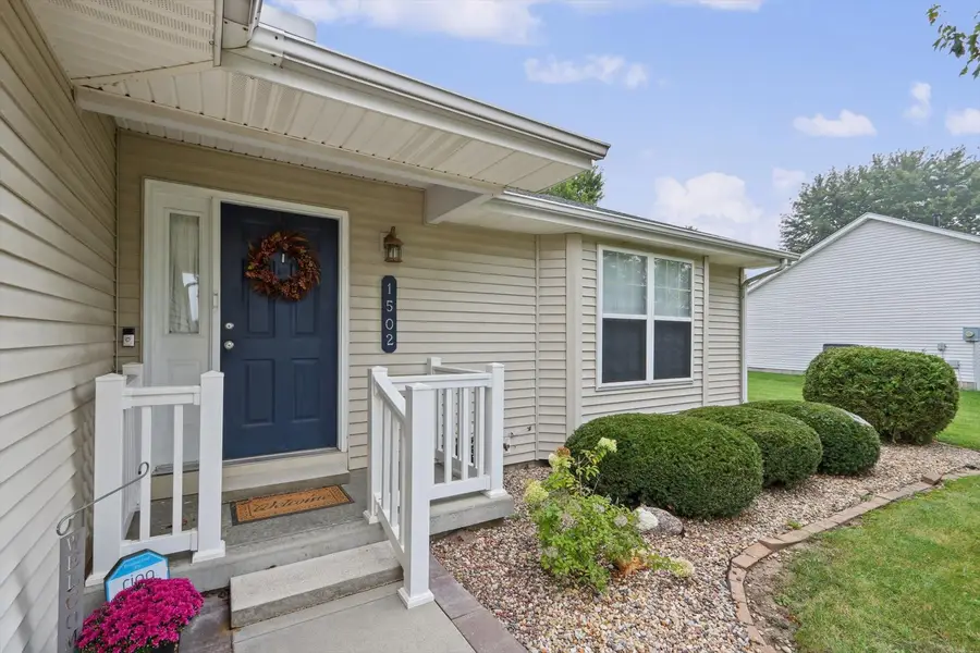 1502 Park Avenue, Saint Joseph, IL 61873 - #3