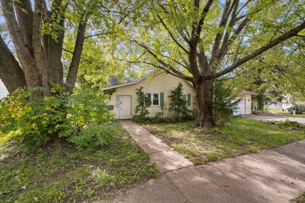 408 W Fulliam Avenue, Muscatine, IA 52761