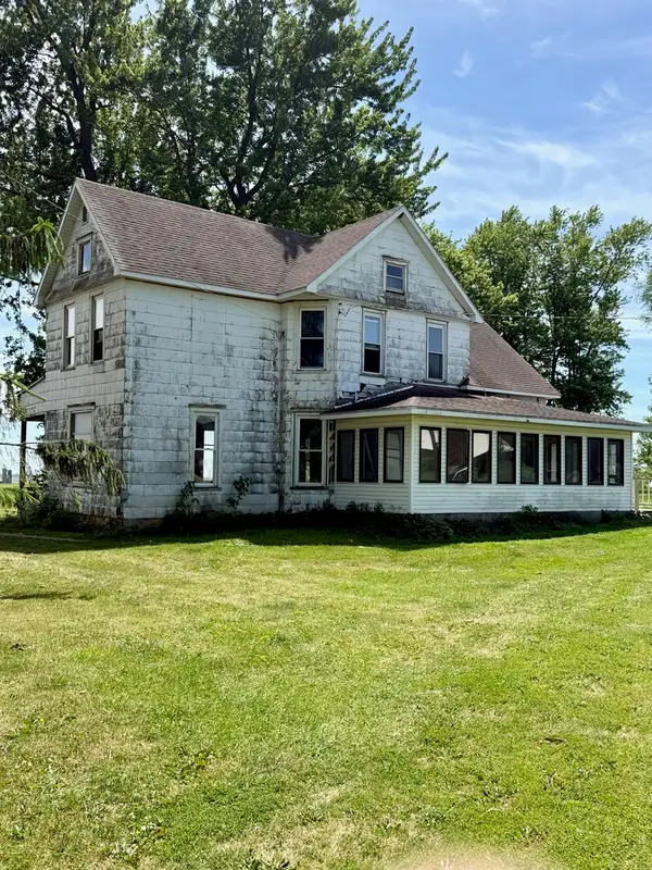 1694 N Maryland Road, Polo, IL 61064