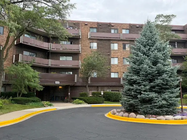 840 Wellington Avenue #103, Elk Grove Village, IL 60007
