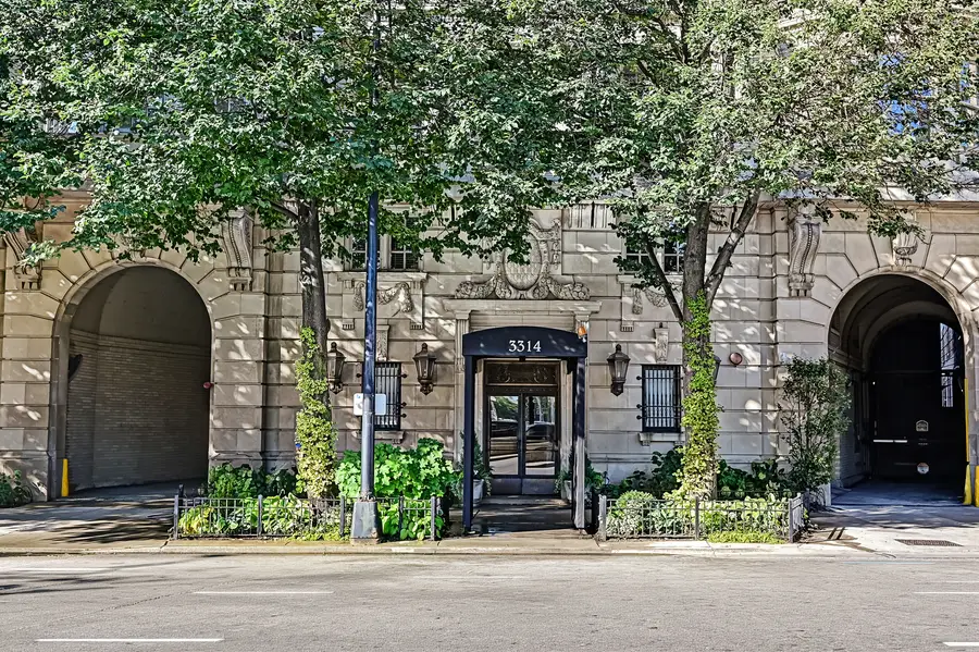 3314 N Lake Shore Drive #9D, Chicago, IL 60657 - #2