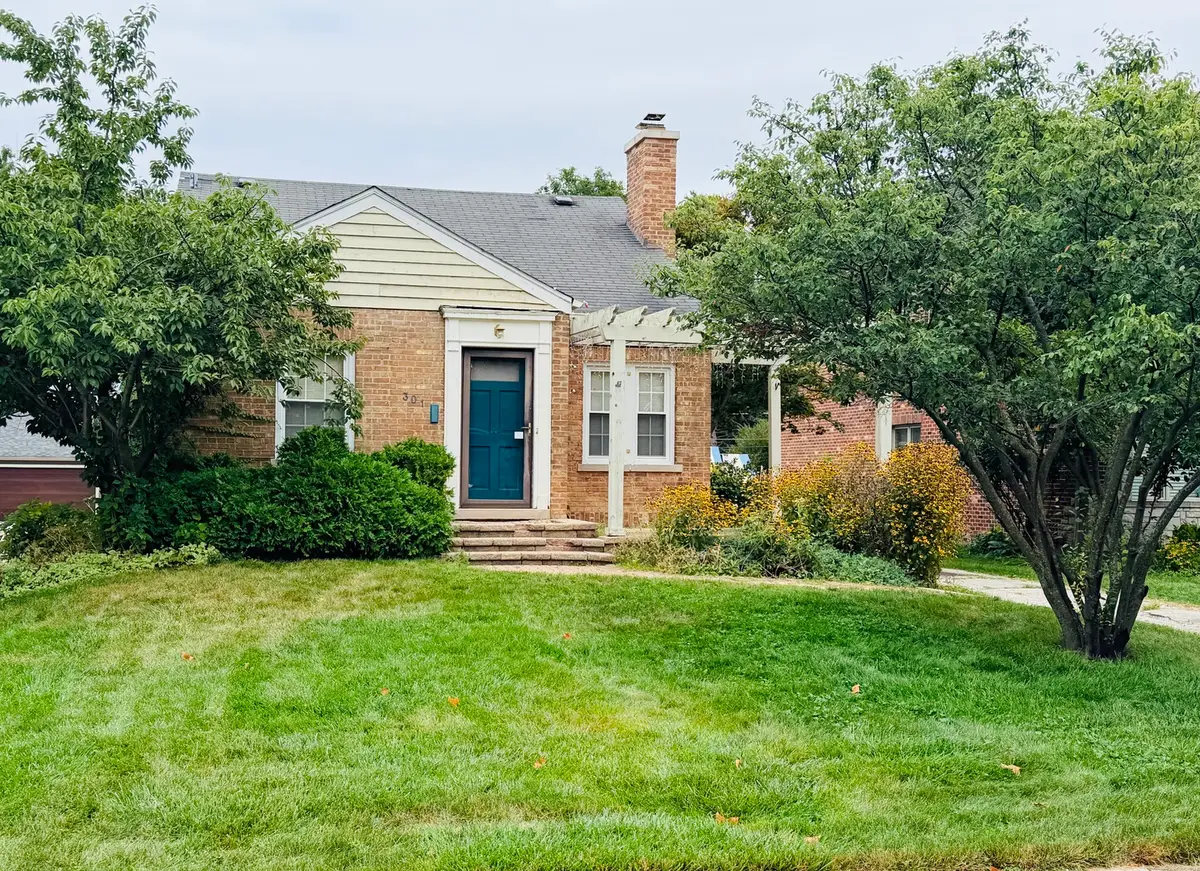 301 N Clinton Avenue, Elmhurst, IL 60126 - #1