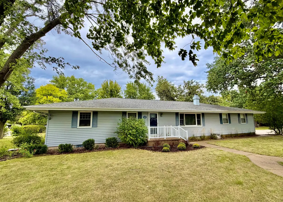 1009 College Street, Henry, IL 61537 - #1