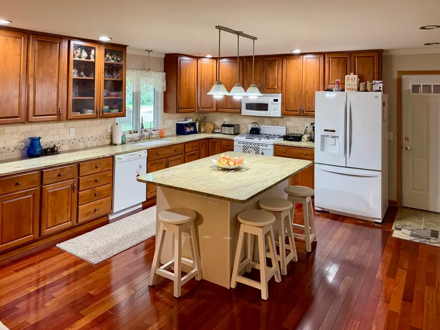 1009 College Street, Henry, IL 61537 - #2
