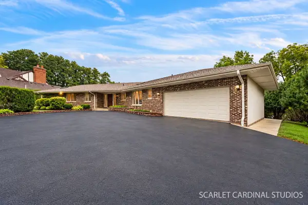 27200 W Lakeview Drive South Drive, Lake Barrington, IL 60084