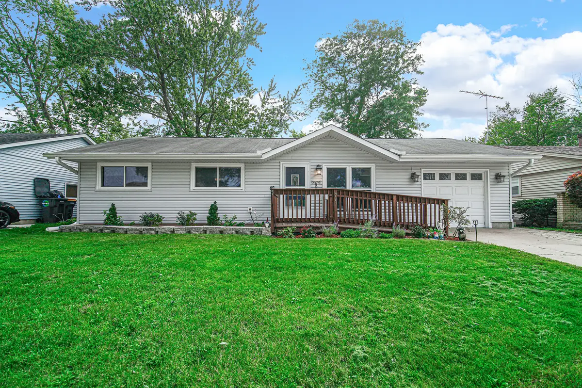 741 Surrey Drive, Streamwood, IL 60107 - #1