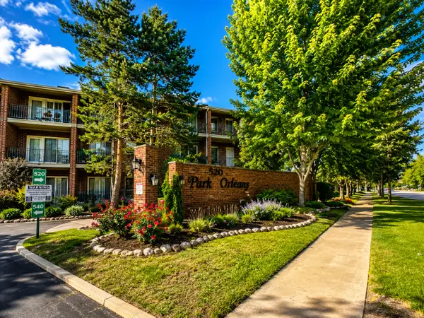 520 Biesterfield Road #209, Elk Grove Village, IL 60007