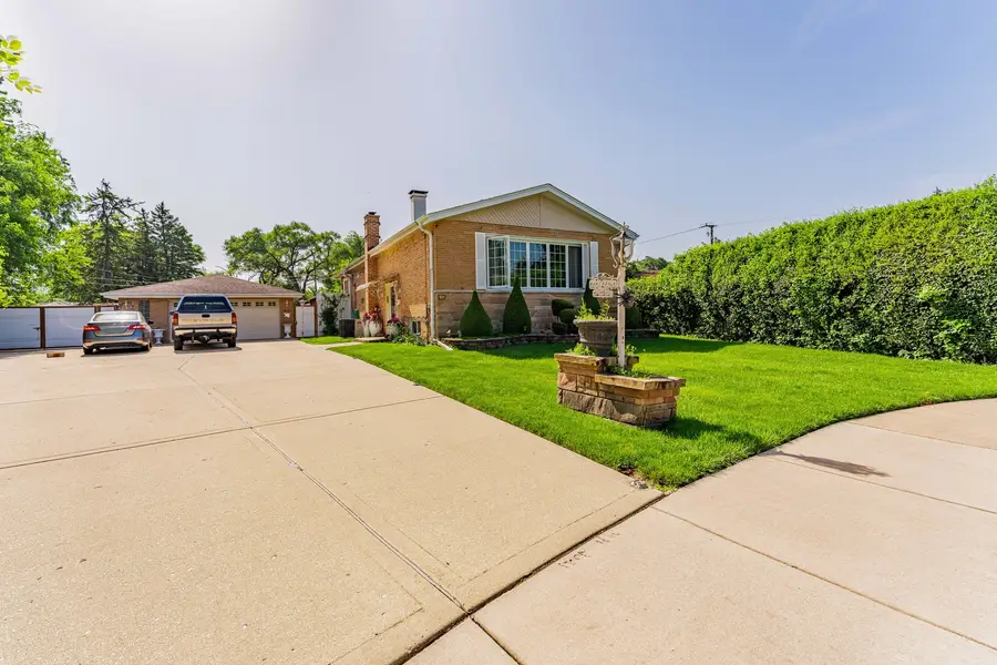 433 E Cherry Hill Drive, Addison, IL 60101 - #2