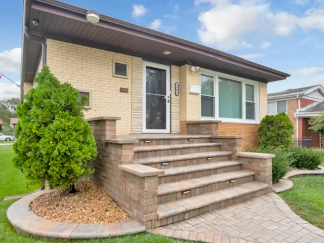8901 S 49th Court, Oak Lawn, IL 60453 - #1