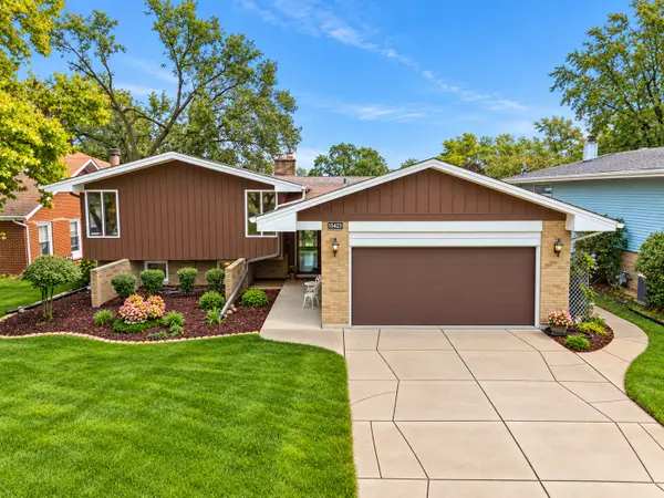 15423 Michaele Drive, Oak Forest, IL 60452