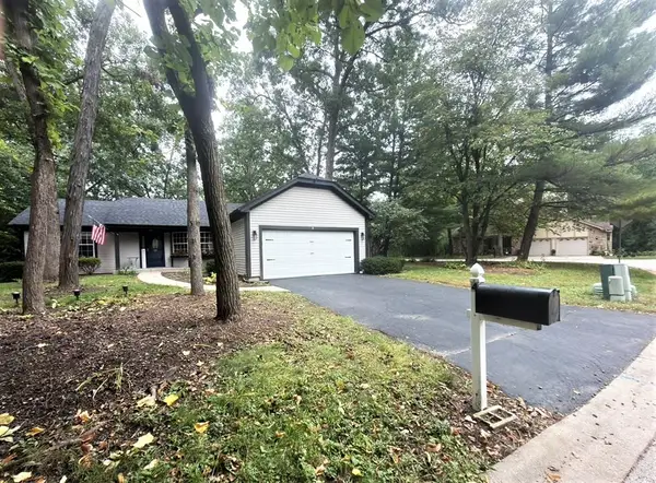 4 Dartmouth Court, Streamwood, IL 60107