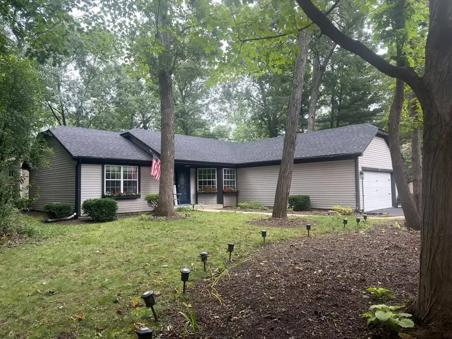 4 Dartmouth Court, Streamwood, IL 60107 - #2