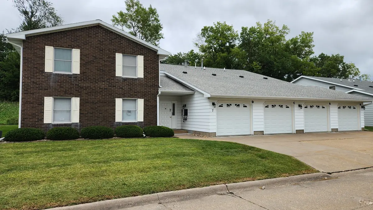 814 13th Avenue N #7C, Clinton, IA 52732 - #1