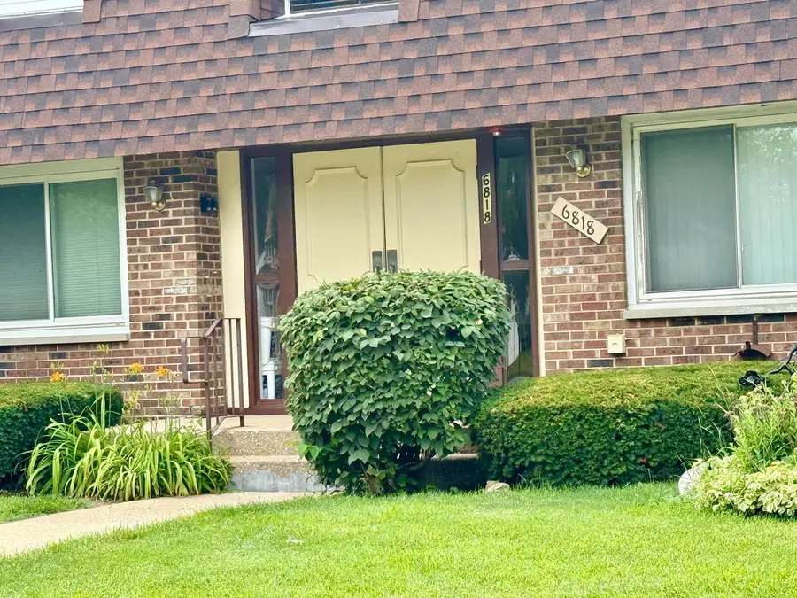 6818 Roberts Drive #7, Woodridge, IL 60517 - #2