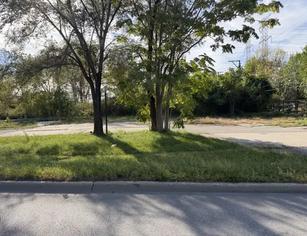 3429 E 136th Street, Chicago, IL 60633