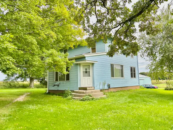 7575 Manchester Road, Capron, IL 61012